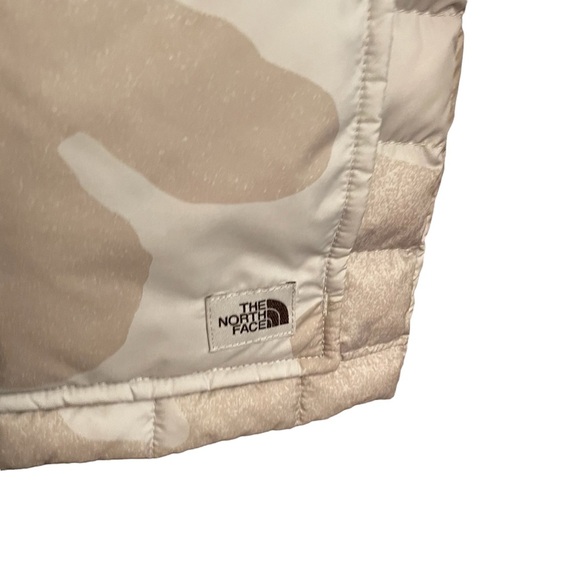 The North Face Women's
ThermoBall Eco Snap Jacket-Size Medium-Dove Grey Camo - Picture 4 of 15
